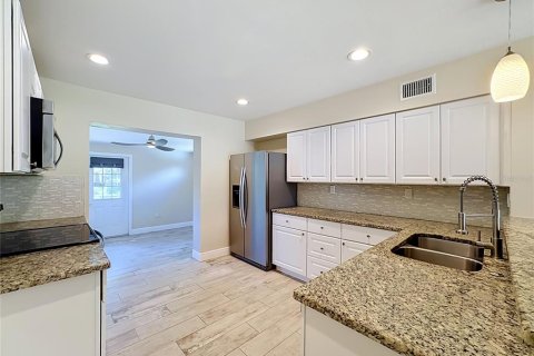 Купить виллу или дом в Сарасота, Флорида 5 комнат, 82.5м2, № 2299736 - фото 19