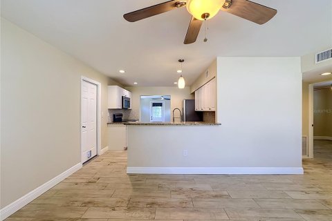Купить виллу или дом в Сарасота, Флорида 5 комнат, 82.5м2, № 2299736 - фото 15