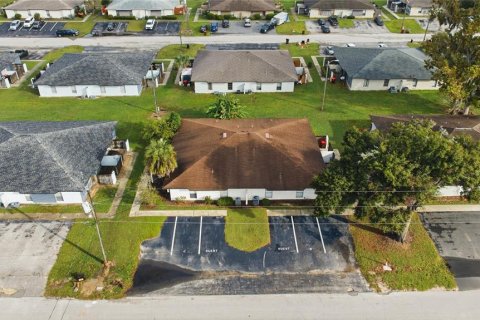 Commercial property in Ocala, Florida 8 bedrooms, 317.45 sq.m. № 2219303