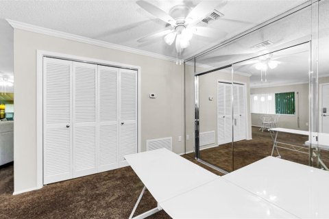 Condo in New Port Richey, Florida, 2 bedrooms № 2236485 - photo 20