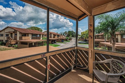 Condo in New Port Richey, Florida, 2 bedrooms № 2236485 - photo 14