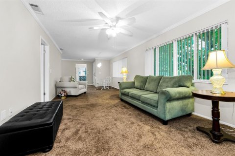 Condo in New Port Richey, Florida, 2 bedrooms № 2236485 - photo 15