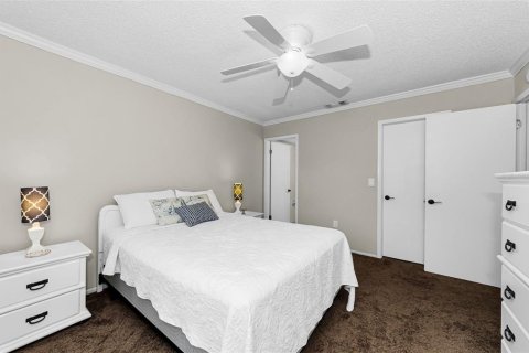 Condo in New Port Richey, Florida, 2 bedrooms № 2236485 - photo 23