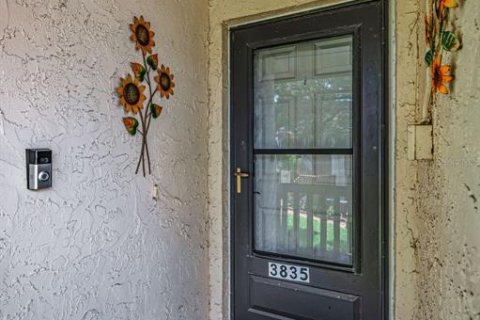 Condo in New Port Richey, Florida, 2 bedrooms № 2236485 - photo 6