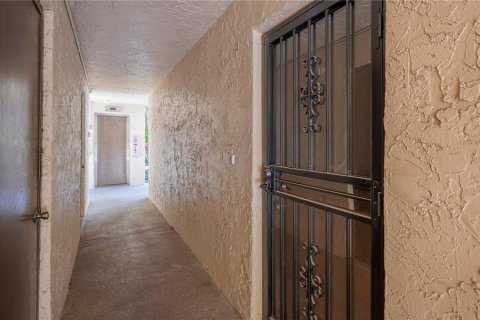 Condo in Lakeland, Florida, 2 bedrooms  № 1531335 - photo 11
