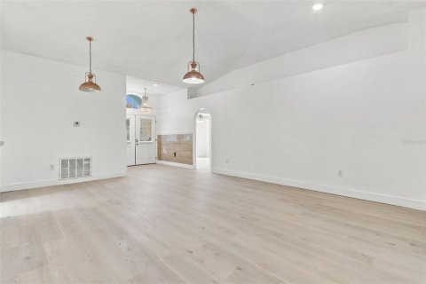 Villa ou maison à vendre à Orlando, Floride: 3 chambres, 151.8 m2 № 2414078 - photo 10