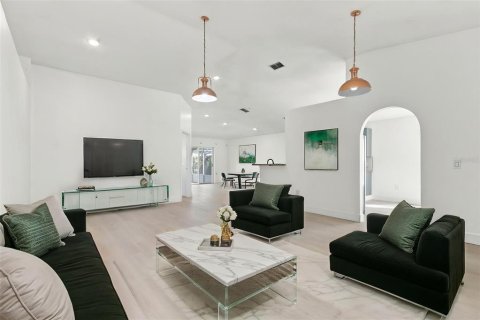 Villa ou maison à vendre à Orlando, Floride: 3 chambres, 151.8 m2 № 2414078 - photo 7