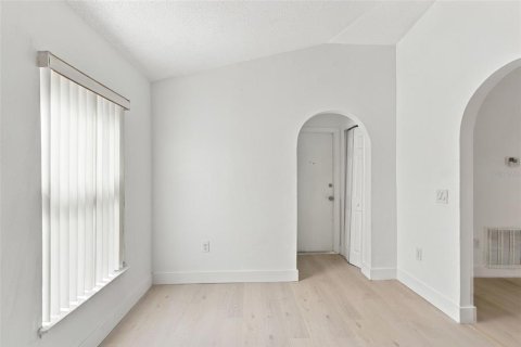 Villa ou maison à vendre à Orlando, Floride: 3 chambres, 151.8 m2 № 2414078 - photo 16