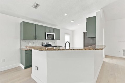 Villa ou maison à vendre à Orlando, Floride: 3 chambres, 151.8 m2 № 2414078 - photo 14