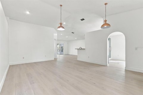 Villa ou maison à vendre à Orlando, Floride: 3 chambres, 151.8 m2 № 2414078 - photo 6