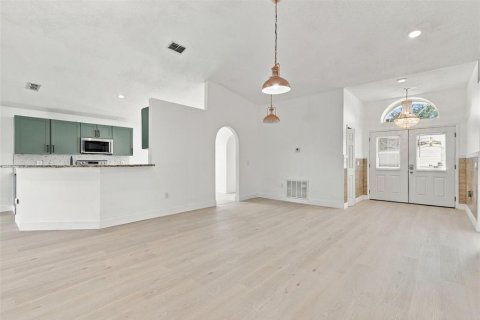 Villa ou maison à vendre à Orlando, Floride: 3 chambres, 151.8 m2 № 2414078 - photo 9