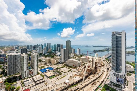 Condominio en alquiler en Miami, Florida, 2 dormitorios, 108.6 m2 № 2174026 - foto 13