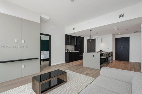 Condominio en alquiler en Miami, Florida, 2 dormitorios, 108.6 m2 № 2174026 - foto 25