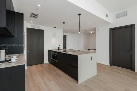 Condominio en alquiler en Miami, Florida, 2 dormitorios, 108.6 m2 № 2174026 - foto 5