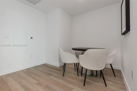 Condominio en alquiler en Miami, Florida, 2 dormitorios, 108.6 m2 № 2174026 - foto 23