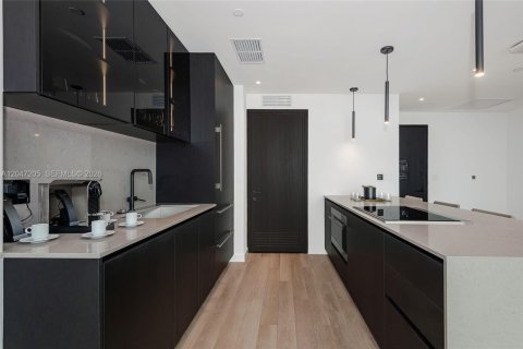 Condominio en alquiler en Miami, Florida, 2 dormitorios, 108.6 m2 № 2174026 - foto 24
