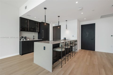 Condominio en alquiler en Miami, Florida, 2 dormitorios, 108.6 m2 № 2174026 - foto 4