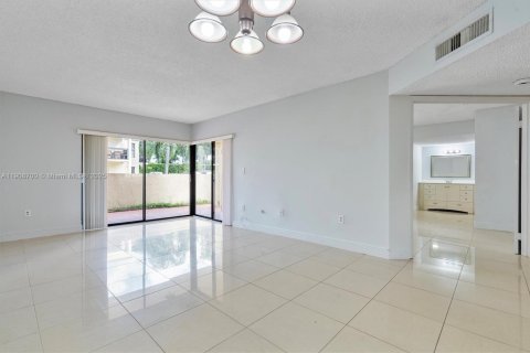 Copropriété à louer à Miami, Floride: 3 chambres, 102.38 m2 № 1964956 - photo 2