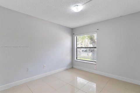 Copropriété à louer à Miami, Floride: 3 chambres, 102.38 m2 № 1964956 - photo 10