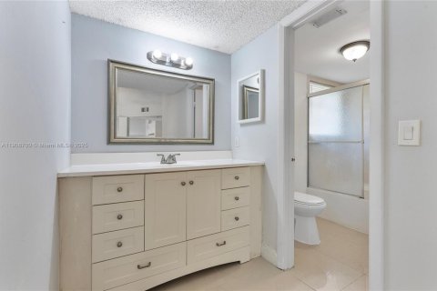 Copropriété à louer à Miami, Floride: 3 chambres, 102.38 m2 № 1964956 - photo 6