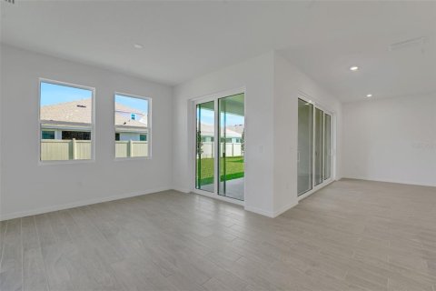 Casa en venta en Land O' Lakes, Florida, 5 dormitorios, 329.8 m2 № 2152392 - foto 29