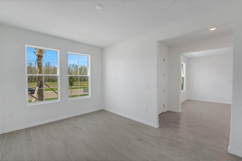 Casa en venta en Land O' Lakes, Florida, 5 dormitorios, 329.8 m2 № 2152392 - foto 9