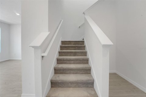 Casa en venta en Land O' Lakes, Florida, 5 dormitorios, 329.8 m2 № 2152392 - foto 16
