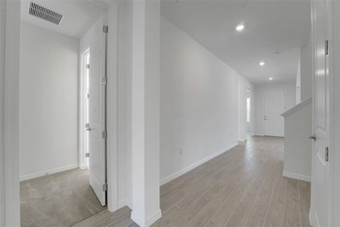 Casa en venta en Land O' Lakes, Florida, 5 dormitorios, 329.8 m2 № 2152392 - foto 19