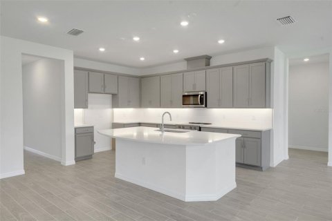 Casa en venta en Land O' Lakes, Florida, 5 dormitorios, 329.8 m2 № 2152392 - foto 22