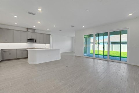 Casa en venta en Land O' Lakes, Florida, 5 dormitorios, 329.8 m2 № 2152392 - foto 17