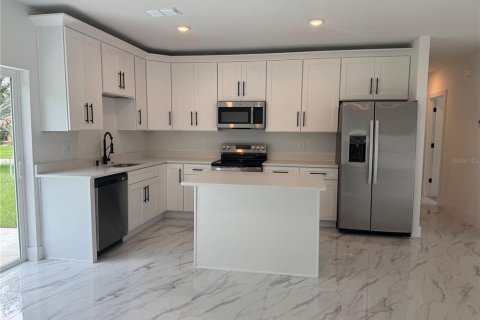 Villa ou maison à vendre à Citrus Springs, Floride: 4 chambres, 196.86 m2 № 1870711 - photo 6