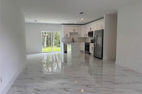 Villa ou maison à vendre à Citrus Springs, Floride: 4 chambres, 196.86 m2 № 1870711 - photo 4
