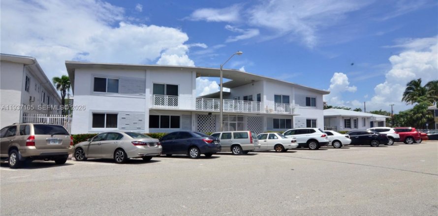 Estudio en el Condominio en Miami Beach, Florida  № 1996653