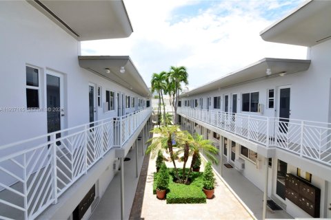 Condominio en alquiler en Miami Beach, Florida, 39.02 m2 № 1996653 - foto 16