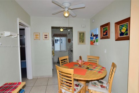 Condominio en alquiler en Miami Beach, Florida, 39.02 m2 № 1996653 - foto 9