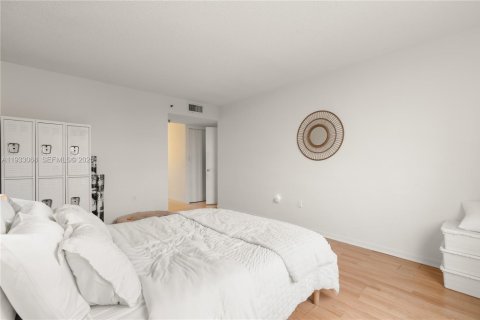 Купить кондоминиум в Норт-Майами-Бич, Флорида 2 спальни, 112.69м2, № 1994347 - фото 16