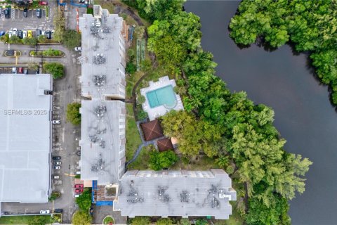 Купить кондоминиум в Норт-Майами-Бич, Флорида 2 спальни, 112.69м2, № 1994347 - фото 27