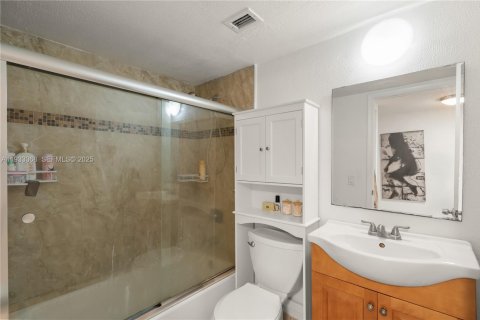 Купить кондоминиум в Норт-Майами-Бич, Флорида 2 спальни, 112.69м2, № 1994347 - фото 22