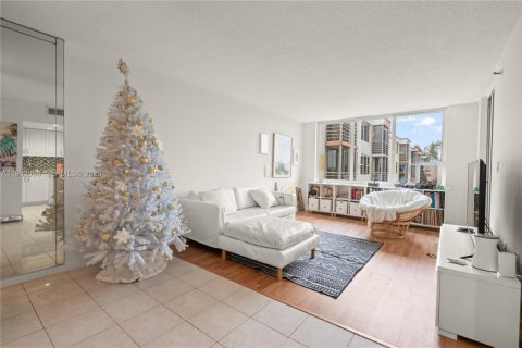 Купить кондоминиум в Норт-Майами-Бич, Флорида 2 спальни, 112.69м2, № 1994347 - фото 5