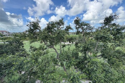 Condo in Tierra Verde, Florida, 2 bedrooms  № 1821201 - photo 9