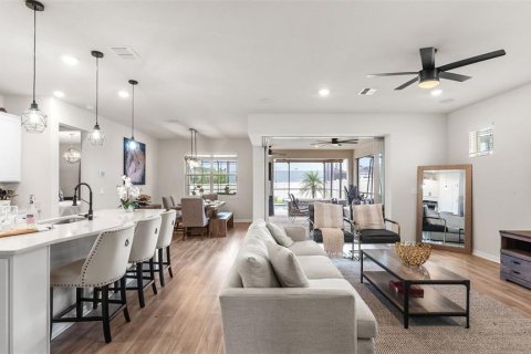 Villa ou maison à vendre à Tampa, Floride: 4 chambres, 272.95 m2 № 2427351 - photo 17