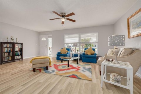 Villa ou maison à vendre à Pinellas Park, Floride: 2 chambres, 153.01 m2 № 2208688 - photo 18