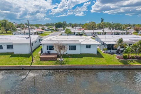 Villa ou maison à vendre à Pinellas Park, Floride: 2 chambres, 153.01 m2 № 2208688 - photo 13