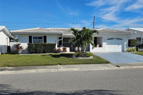 Villa ou maison à vendre à Pinellas Park, Floride: 2 chambres, 153.01 m2 № 2208688 - photo 2
