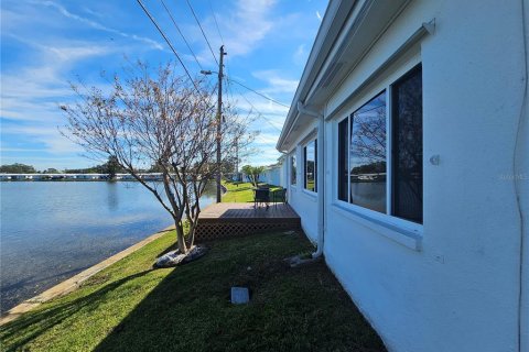 Villa ou maison à vendre à Pinellas Park, Floride: 2 chambres, 153.01 m2 № 2208688 - photo 11