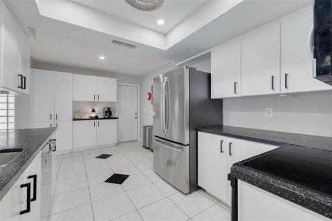 Villa ou maison à vendre à Pinellas Park, Floride: 2 chambres, 153.01 m2 № 2208688 - photo 21