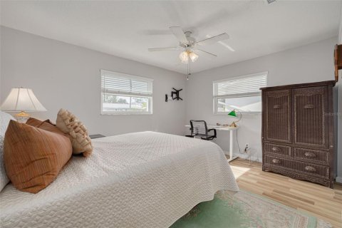 Villa ou maison à vendre à Pinellas Park, Floride: 2 chambres, 153.01 m2 № 2208688 - photo 28