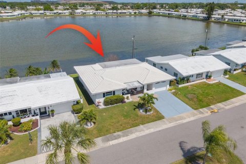 Villa ou maison à Pinellas Park, Floride 2 chambres, 153.01 m2 № 2208688