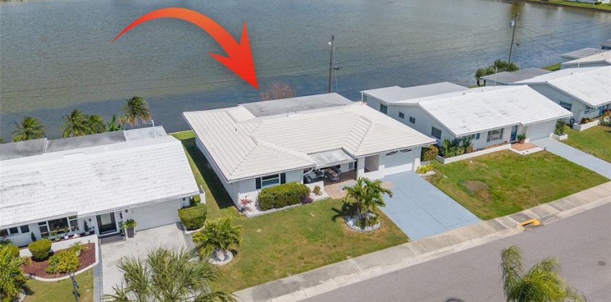 Villa ou maison à Pinellas Park, Floride 2 chambres, 153.01 m2 № 2208688