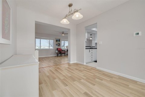 Villa ou maison à vendre à Pinellas Park, Floride: 2 chambres, 153.01 m2 № 2208688 - photo 16